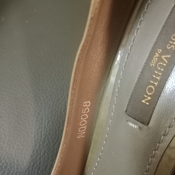 Louis Vuitton Women's green Courts size 35 - Picture 6 of 9